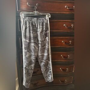 Adidas sweatpants size 14-16